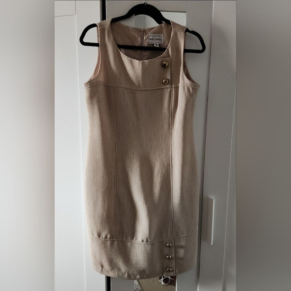 Karin Stevens Beige Sleeveless Knee Length Dress